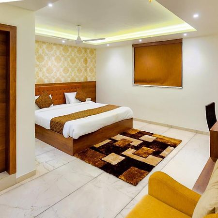 Hotel Nova Pride Rajkot Exterior photo