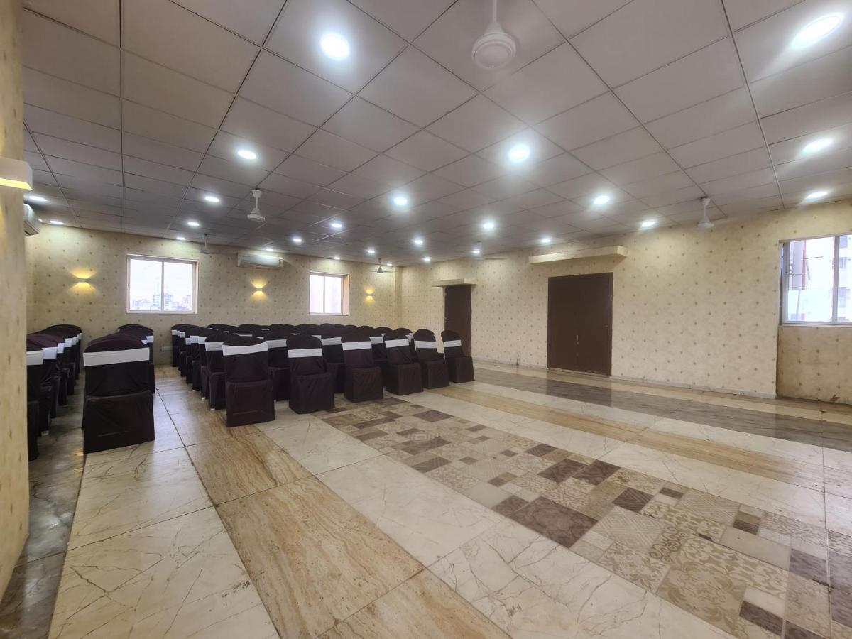 Hotel Nova Pride Rajkot Exterior photo