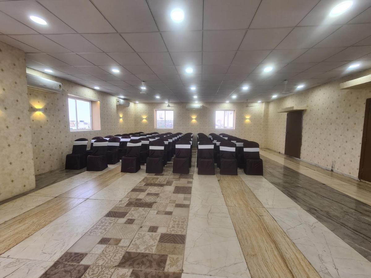 Hotel Nova Pride Rajkot Exterior photo