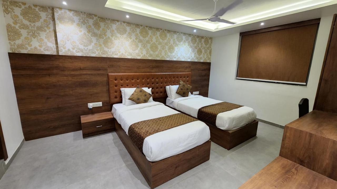 Hotel Nova Pride Rajkot Exterior photo