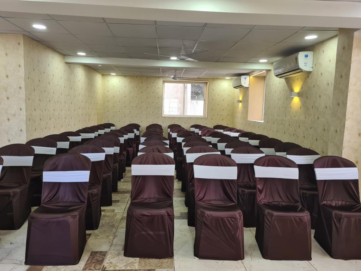 Hotel Nova Pride Rajkot Exterior photo