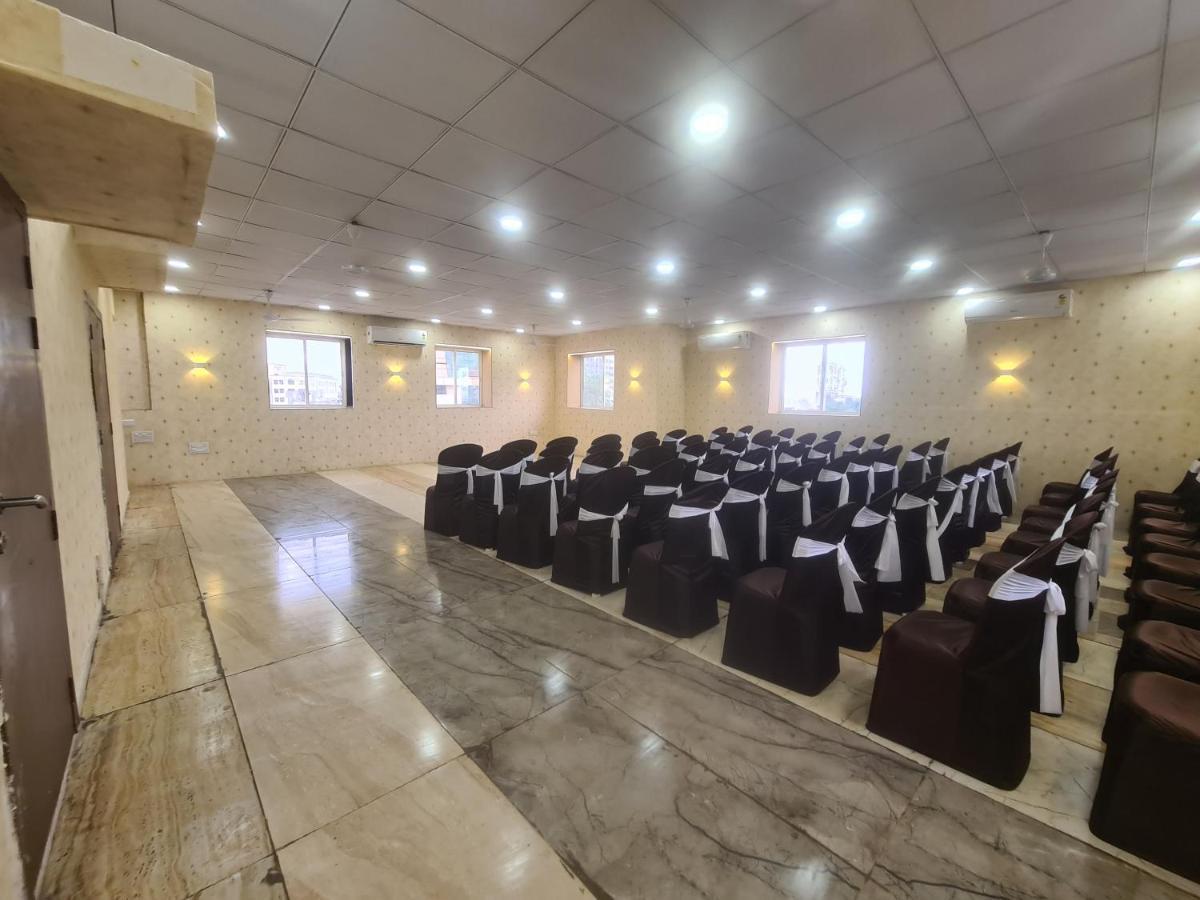 Hotel Nova Pride Rajkot Exterior photo