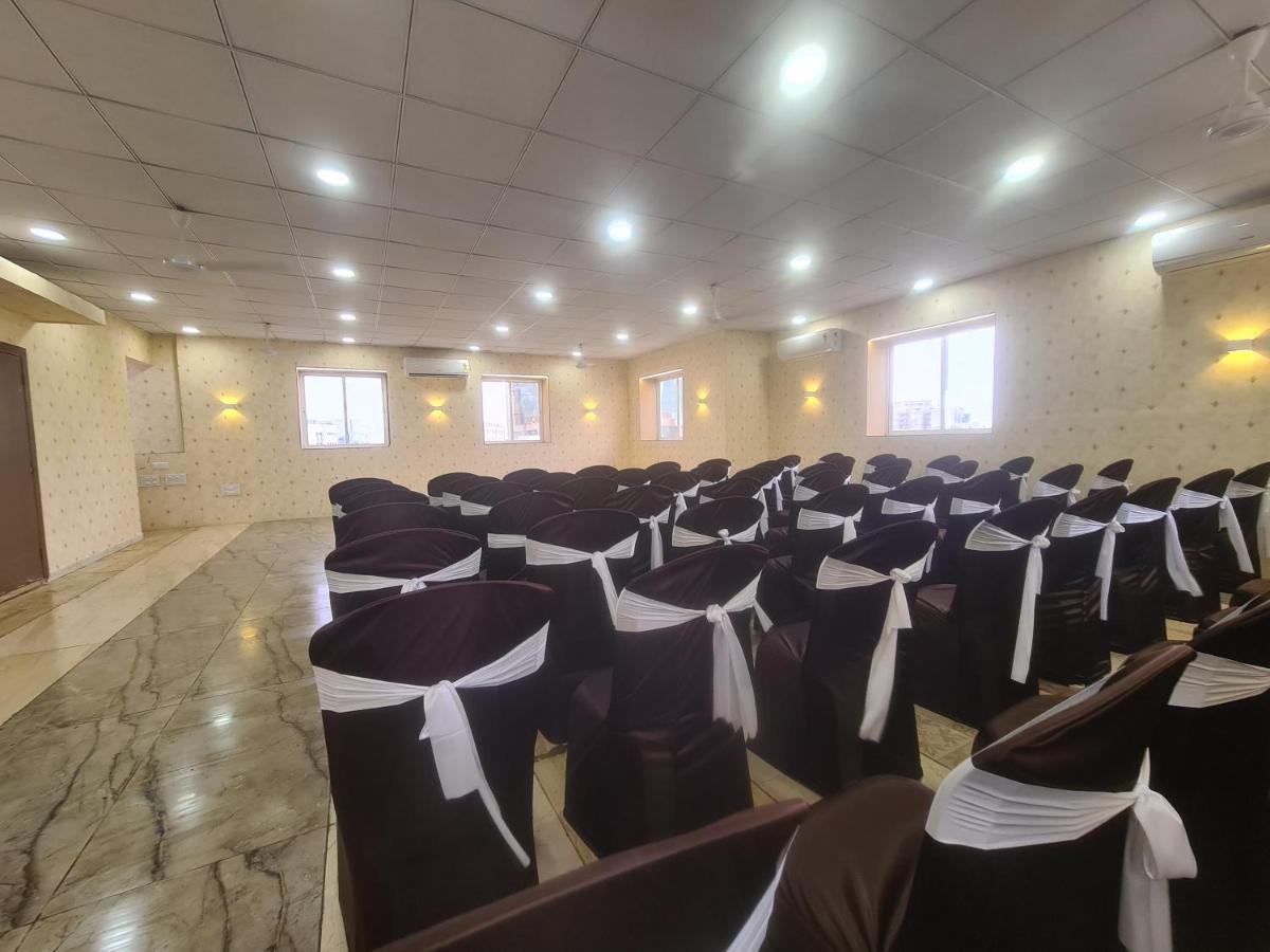 Hotel Nova Pride Rajkot Exterior photo