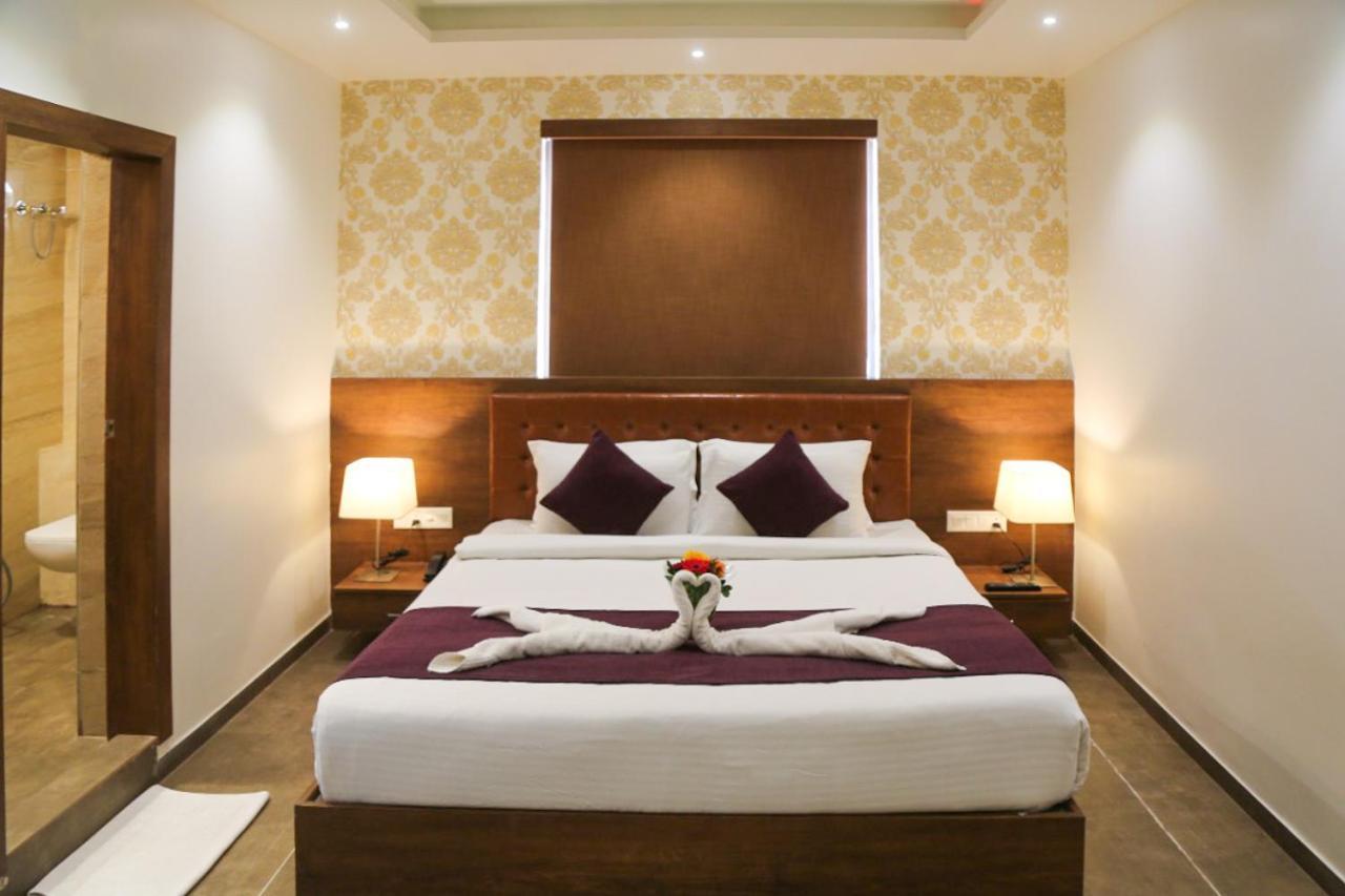 Hotel Nova Pride Rajkot Exterior photo