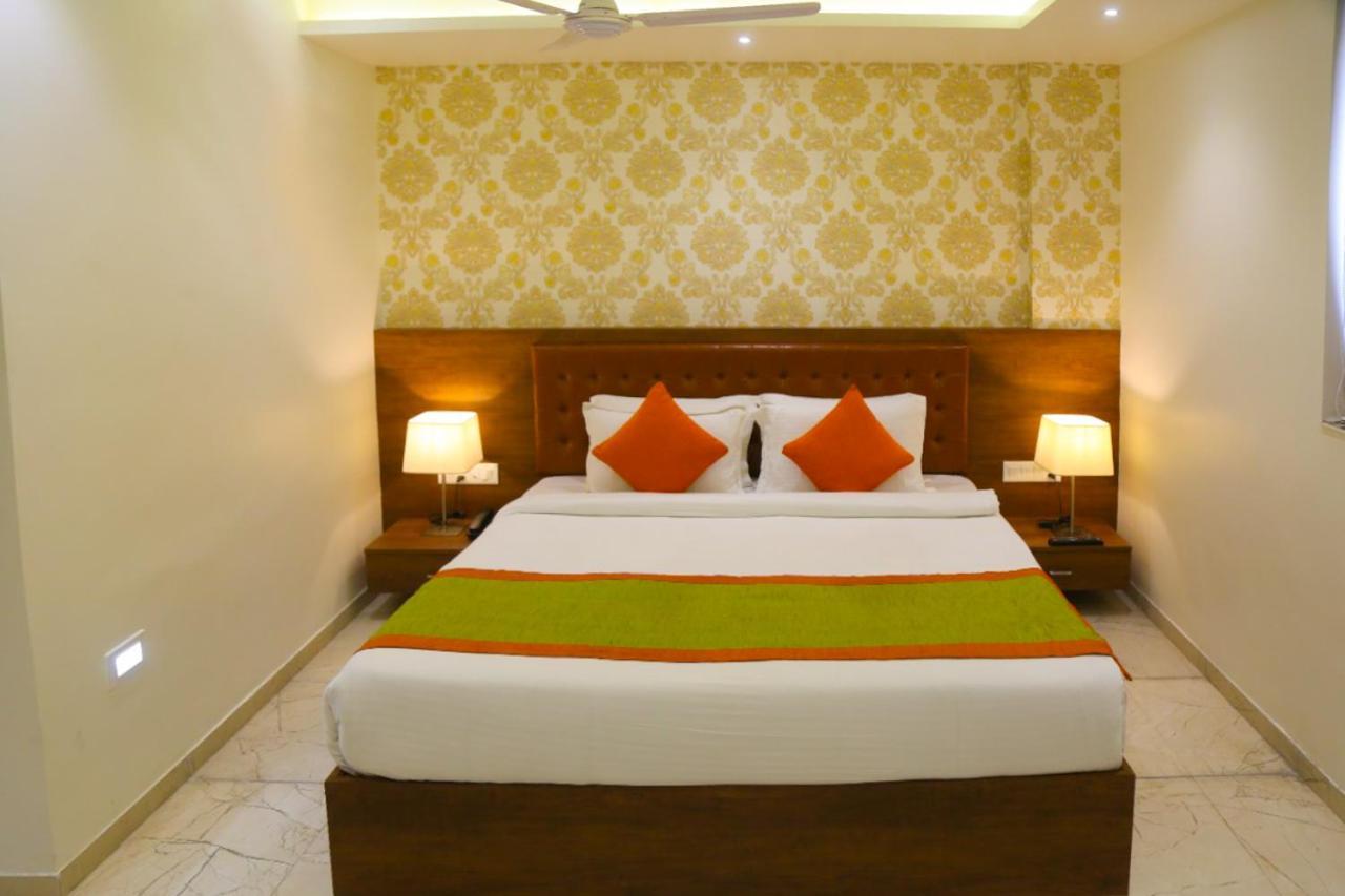 Hotel Nova Pride Rajkot Exterior photo
