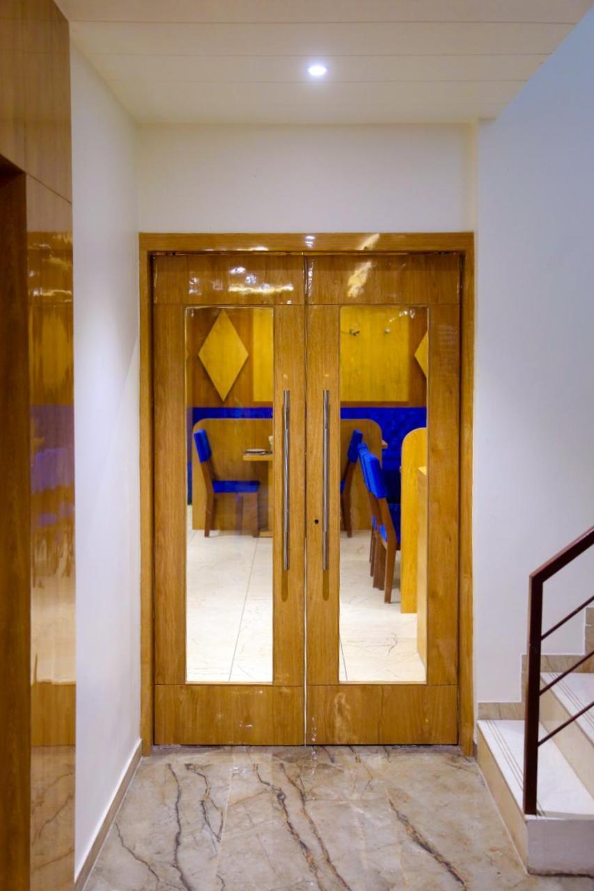 Hotel Nova Pride Rajkot Exterior photo