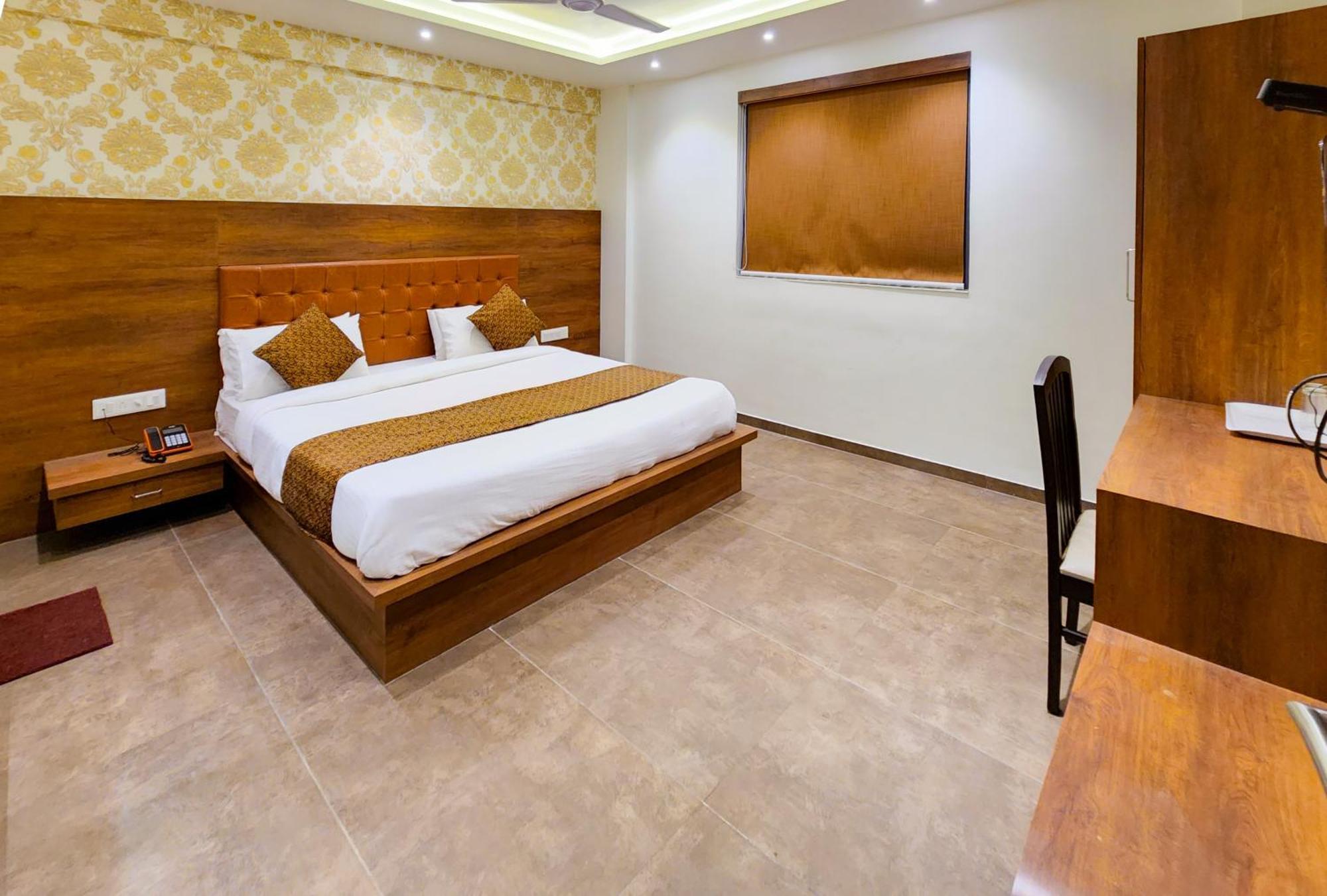 Hotel Nova Pride Rajkot Exterior photo