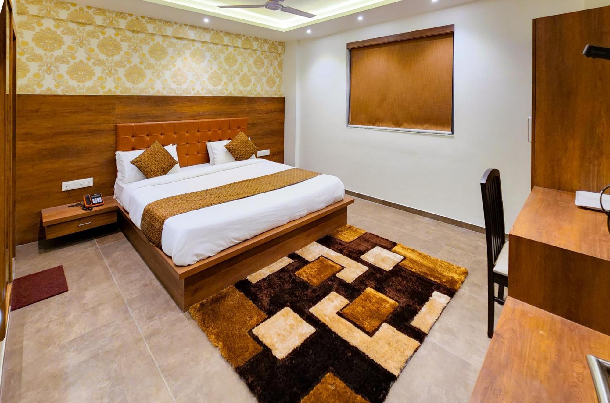Hotel Nova Pride Rajkot Exterior photo